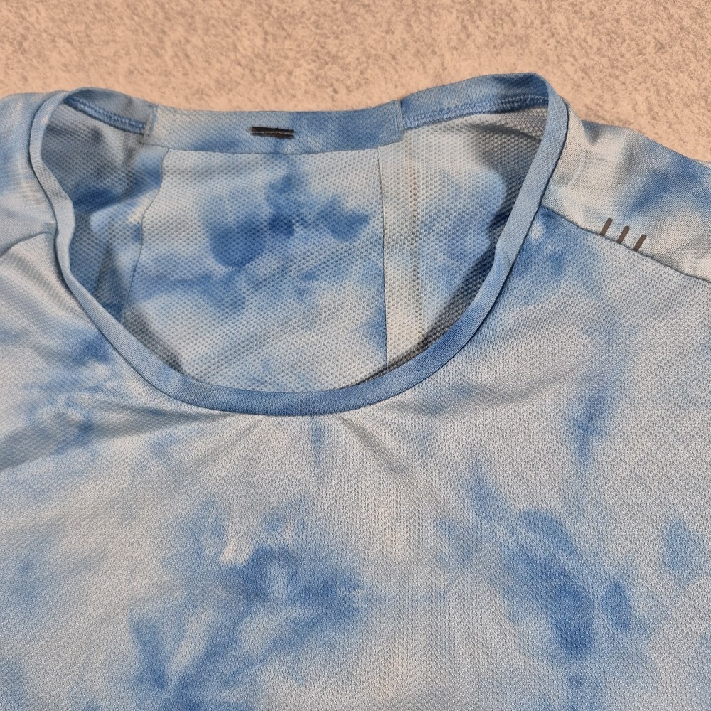 Lululemon Large Metal Vent Tech Blue Tie Dye Mesh Athletic Workout Training